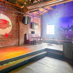 Whiskey Chicks - Stage and adjoining seating area