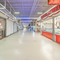 Norwood Plaza Flea Market