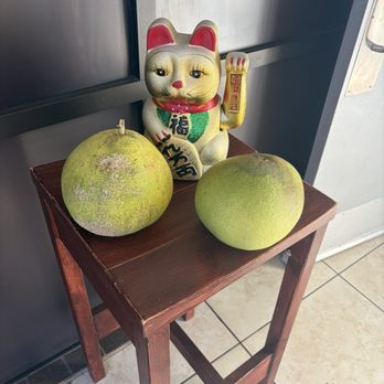 Chopstix - Maneki cat on your left as you enter. - Cantonese Near Me - Honolulu, Hawaii