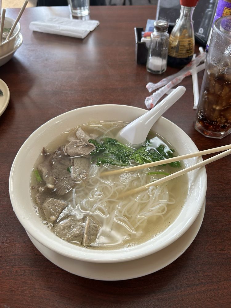 Vietnamese Pho Restaurant - Photo 3