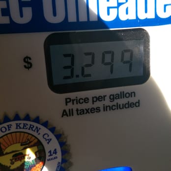 ampm - Filling up! Gas is expensive until i see it at $1.25 a gallon. Bakersfield $3.29 a gallon, pretty awesome for CA - Convenience Stores Near Me - Bakersfield, California