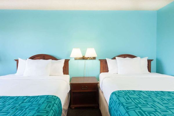 Howard Johnson by Wyndham Yuma by null