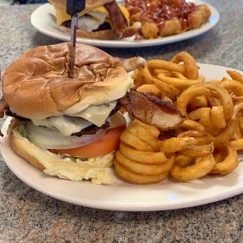 Fat Hat's Grill - Burgers Near Me - Sweetwater, Tennessee Fat Hat's Grill - Burgers Near Me - Sweetwater, Tennessee