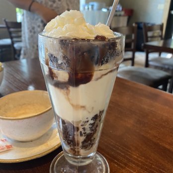 B2 Bistro + Bar - Brookie sundae - Mediterranean Near Me - North Brunswick, New Jersey B2 Bistro + Bar - Brookie sundae - Mediterranean Near Me - North Brunswick, New Jersey
