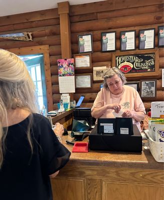 Wanda's Restaurant by null