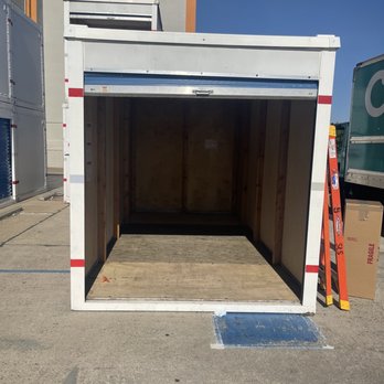 Clutter Moving & Storage - Sacramento - A empty container - Movers Near Me Clutter Moving & Storage - Sacramento - A empty container - Movers Near Me