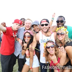 Veld Music Festival - Crowd at Veld! This was crazy and wild! Pics and video here: http://fashionstyleblog.com/veld-music-festival-photos-toronto