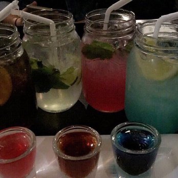 W Burger Bar - Shooters and drinks in mason jar - Burgers Near Me - Toronto, Ontario