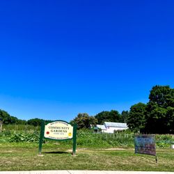 Orchard Hill Farm - South windsor Community gardens out front - Avery site