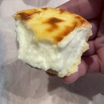 蛋撻王 - Cheese Tart - Bakeries Near Me - Hong Kong, HK 蛋撻王 - Cheese Tart - Bakeries Near Me - Hong Kong, HK