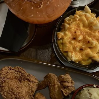 Morrow's - Morrows Fried Chicken  Baked Macaroni Garlic Parmesan Mashed Potatoes Morrow punch - Cajun/Creole Near Me - New Orleans, Louisiana