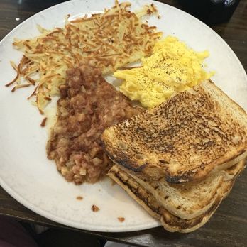 Broken Yolk Cafe - American Breakfast - Breakfast & Brunch Near Me - Yuma, Arizona