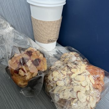 Tisch Cafeteria - Cranberry muffin, chocolate croissant - Cafeteria Near Me - New York, New York Tisch Cafeteria - Cranberry muffin, chocolate croissant - Cafeteria Near Me - New York, New York