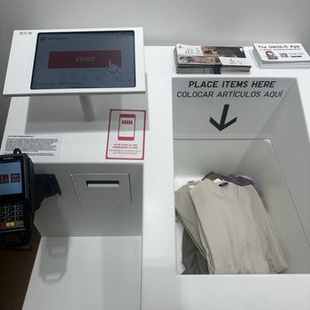 Uniqlo - Just throw your clothes in, it scans your tags automatically, you double check everything is right and pay and go! - Children's Clothing Near Me - Los Angeles, California