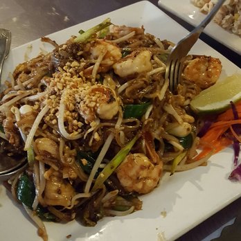 Pad Thai Restaurant - Shrimp and chicken pad thai - Thai Near Me - Clovis, California