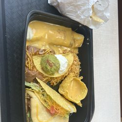 Taco Bueno - Wholotta Platter