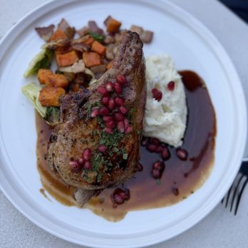 Brasswood Bar + Kitchen - Pork chop: perfection - American Near Me - Saint Helena, California
