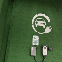 Annapolis Mall - FREE EV charging.