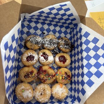 Lil Sammie's Mini Donuts - Little of this a little of that - Desserts Near Me - Ventura, California