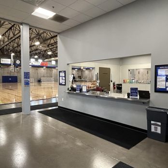 Hope Fieldhouse - Welcoming front counter ready to give daily tours. - Gyms Near Me - Rosemount, Minnesota Hope Fieldhouse - Welcoming front counter ready to give daily tours. - Gyms Near Me - Rosemount, Minnesota