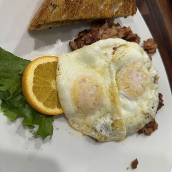 Scramblers Restaurant - Corned beef Hash & Eggs - Breakfast & Brunch Near Me - Jacksonville, Florida Scramblers Restaurant - Corned beef Hash & Eggs - Breakfast & Brunch Near Me - Jacksonville, Florida