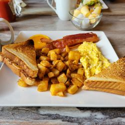 The Wagon Wheel - Regular breakfast, fresh, and delicious!