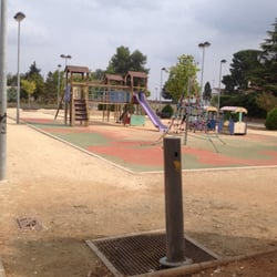 Parc Els Horts - Fuente y parque infantil