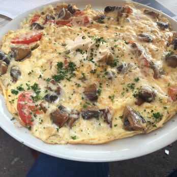 Café de Rouen - Holy smokes!  The omelettes are huge! - Bistros Near Me - Rouen, 76