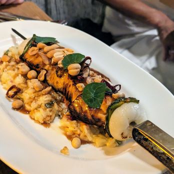 El Fish Marisquería - Brochetas de Salmon Kung Pao - Seafood Near Me - New York, New York El Fish Marisquería - Brochetas de Salmon Kung Pao - Seafood Near Me - New York, New York