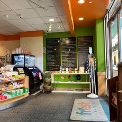 Fresh Juice Bar | Palm Springs - Menu and cashier area