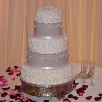 Heart 2 Heart Bakery & Cafe - Wedding cake - Bakeries Near Me - Cornelius, North Carolina Heart 2 Heart Bakery & Cafe - Wedding cake - Bakeries Near Me - Cornelius, North Carolina