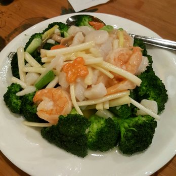 Koi Palace - Broccoli, shrimp, and scallops - Dim Sum Near Me - Milpitas, California Koi Palace - Broccoli, shrimp, and scallops - Dim Sum Near Me - Milpitas, California