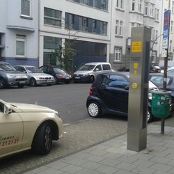 Taxi-Düsseldorf - Meistens stehen hier ein oder zwei Fahrzeuge zur Verfügung.