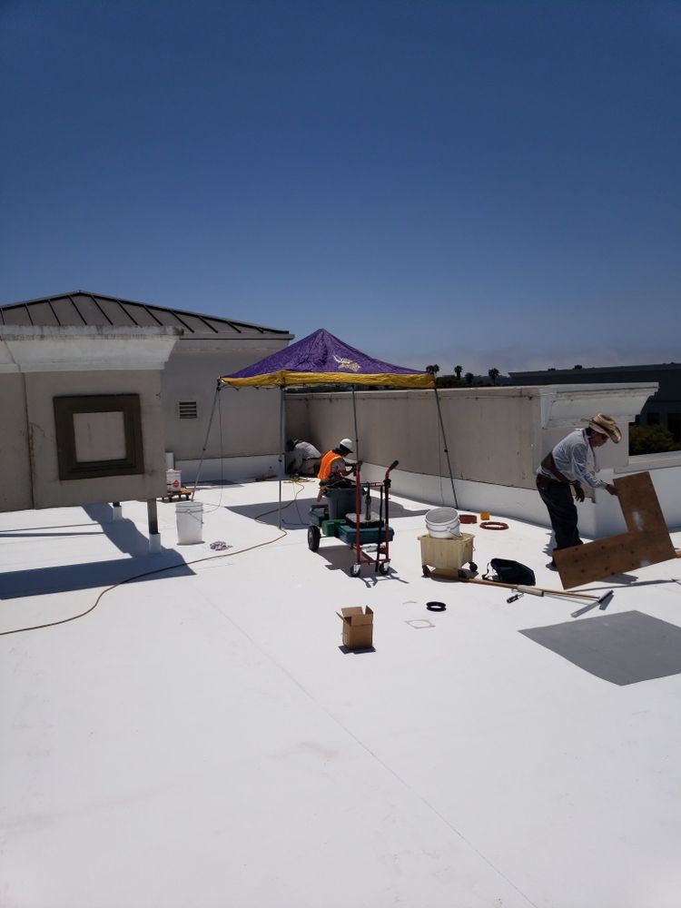 Slide of Angeles Roofing