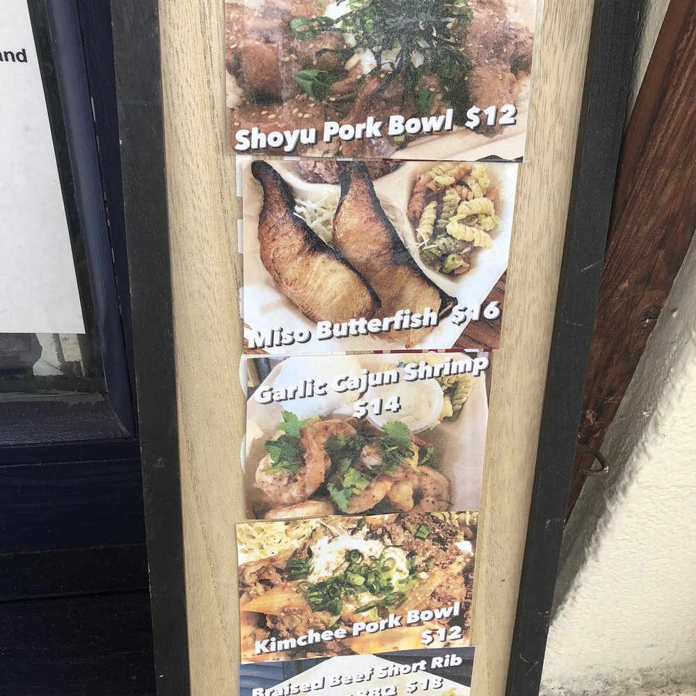 Pioneer Saloon - 6/2022 - Japanese Near Me - Honolulu, Hawaii