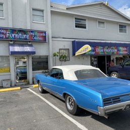 Exterior outside entrance of The Blue Heirloom - The Blue Heirloom front entrance over 4K square feet of items! - Sarasota, Florida Exterior outside entrance of The Blue Heirloom - The Blue Heirloom front entrance over 4K square feet of items! - Sarasota, Florida