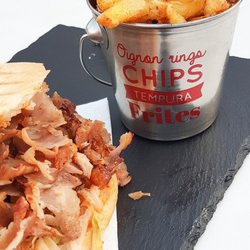 Sucré ou salé - Food truck artisanal dans la région de l'Aude a coté d'Intermarché (Saint Marcel) produit frais et veritable frite maison.
