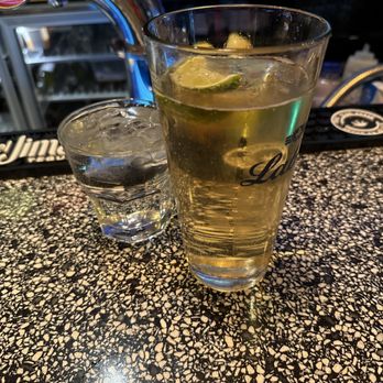 Burger Bar Crescent - Local Cider - Burgers Near Me - Montreal, Quebec