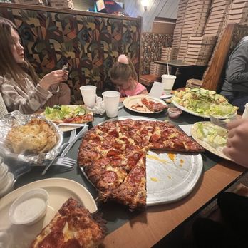 Round Table Pizza - Pizza, salad and cheesy bread - Pizza Near Me - La Mesa, California Round Table Pizza - Pizza, salad and cheesy bread - Pizza Near Me - La Mesa, California