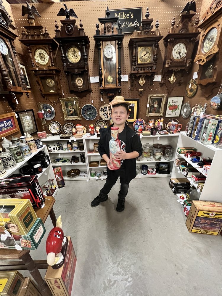 CEDAR CHEST ANTIQUE MALL 27 Photos & 16 Reviews Antiques 31707 W