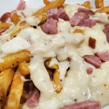 Cast Plates & Pints - Poutine - American Near Me - Roanoke, Virginia Cast Plates & Pints - Poutine - American Near Me - Roanoke, Virginia