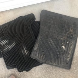 Dirty floor mats after service Dirty floor mats after service