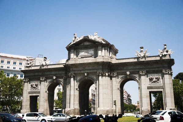 Puerta de Alcalá by null
