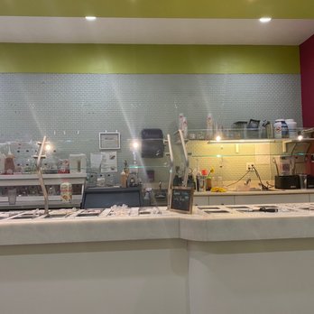 Kiwi Spoon - Toppings bar - Ice Cream & Frozen Yogurt Near Me - Rocky Hill, Connecticut Kiwi Spoon - Toppings bar - Ice Cream & Frozen Yogurt Near Me - Rocky Hill, Connecticut