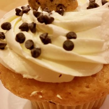 Molly's Cupcakes - Cookie monster cupcake - Desserts Near Me - Chicago, Illinois Molly's Cupcakes - Cookie monster cupcake - Desserts Near Me - Chicago, Illinois