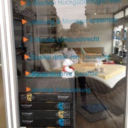 Aqua Comfort Wasserbetten - Infos im Schaufenster.