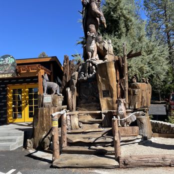 Idyllwild - Downtown monument - Local Flavor Near Me