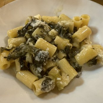 I Belloni - Rigatoni with broccolini and cheese - Italian Near Me - Ciampino, RM I Belloni - Rigatoni with broccolini and cheese - Italian Near Me - Ciampino, RM