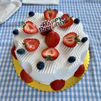 Sheng Kee Bakery - 8" Fresh Strawberry Cake. - Bakeries Near Me - Union City, California Sheng Kee Bakery - 8" Fresh Strawberry Cake. - Bakeries Near Me - Union City, California