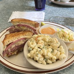 Pastrami Rueben,Mac salad,Cole slaw, pickle and a root beer soda. Yum yum